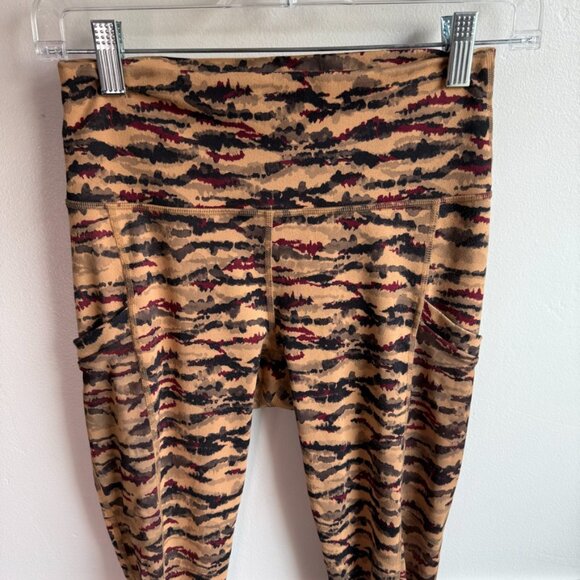 Fabletics Cacao Tigress On-The-Go PowerHold High-Waisted Mesh Leggings - Picture 10 of 12